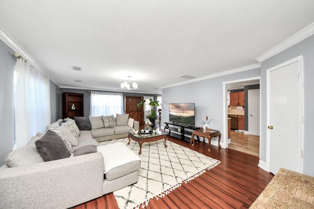 13019 Lindenloch Lane, Houston, TX 77085