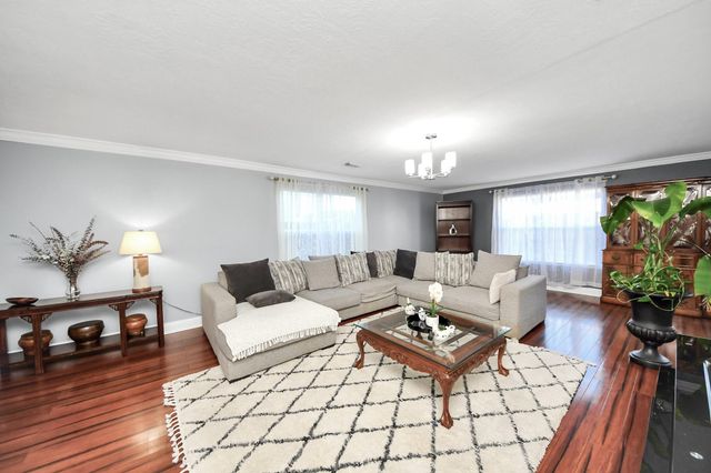 13019 Lindenloch Lane, Houston, TX 77085