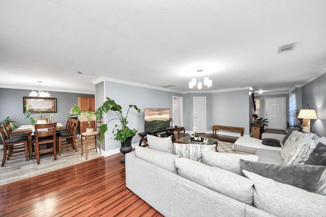 13019 Lindenloch Lane, Houston, TX 77085