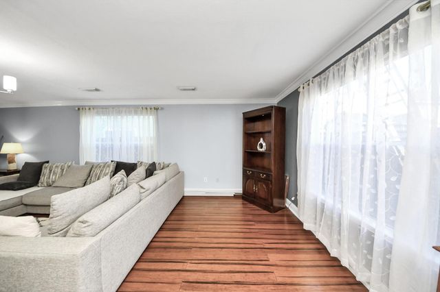 13019 Lindenloch Lane, Houston, TX 77085