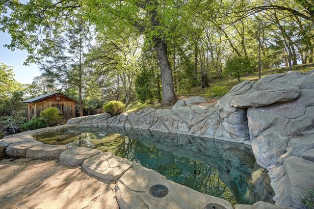 20312 Wolf Creek Rd, Grass Valley, CA 95949