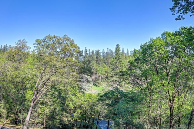 20312 Wolf Creek Rd, Grass Valley, CA 95949
