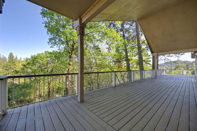 20312 Wolf Creek Rd, Grass Valley, CA 95949