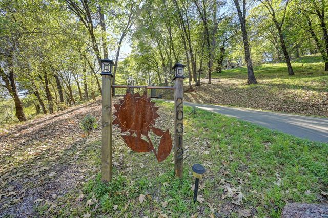 20312 Wolf Creek Rd, Grass Valley, CA 95949