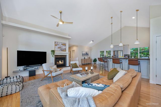 20312 Wolf Creek Rd, Grass Valley, CA 95949