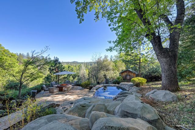 20312 Wolf Creek Rd, Grass Valley, CA 95949