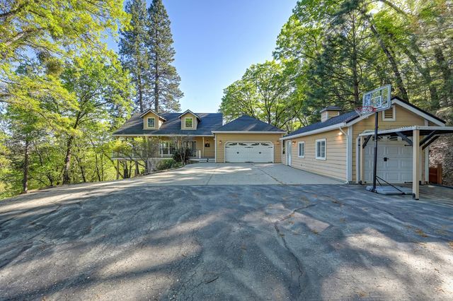 20312 Wolf Creek Rd, Grass Valley, CA 95949