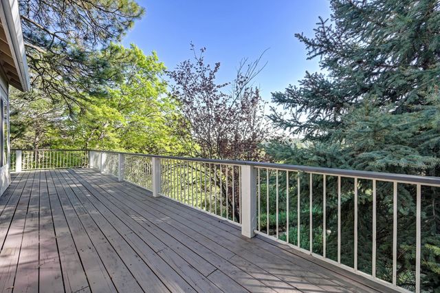 20312 Wolf Creek Rd, Grass Valley, CA 95949