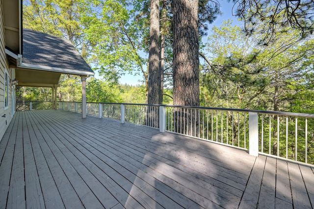 20312 Wolf Creek Rd, Grass Valley, CA 95949