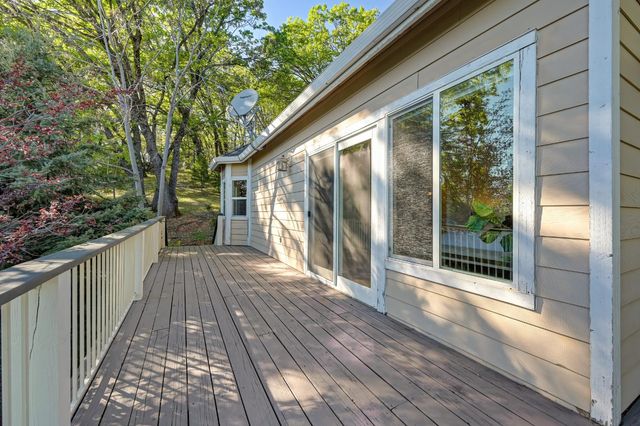 20312 Wolf Creek Rd, Grass Valley, CA 95949