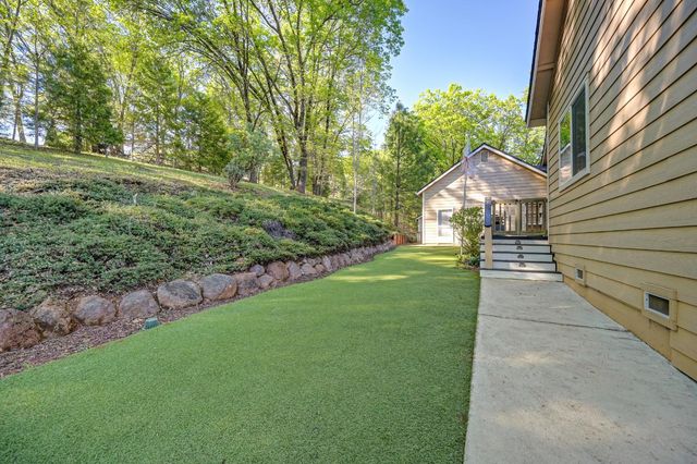 20312 Wolf Creek Rd, Grass Valley, CA 95949