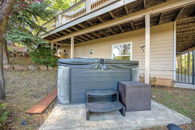 20312 Wolf Creek Rd, Grass Valley, CA 95949