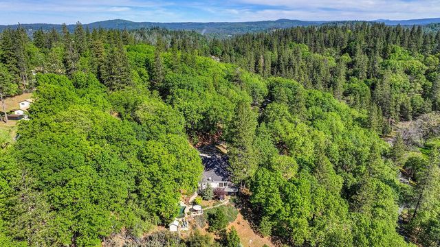20312 Wolf Creek Rd, Grass Valley, CA 95949