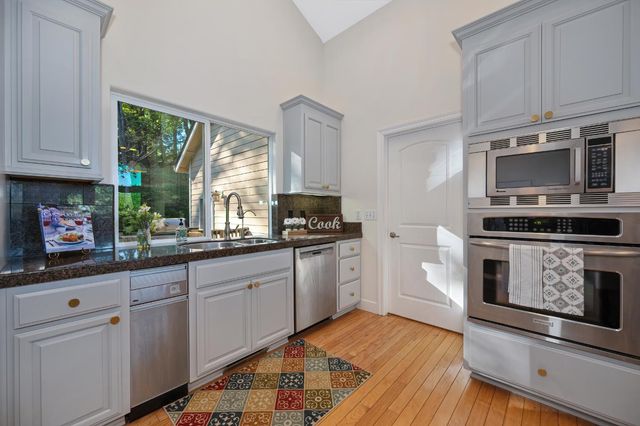 20312 Wolf Creek Rd, Grass Valley, CA 95949