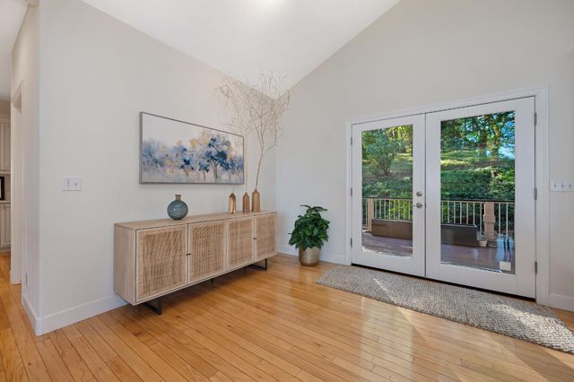 20312 Wolf Creek Rd, Grass Valley, CA 95949