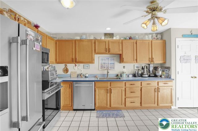 1560 Pinewind Drive, Lower Macungie Twp, PA 18011