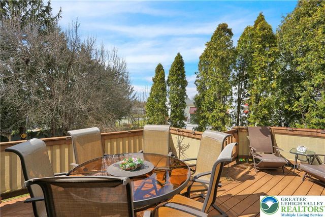 1560 Pinewind Drive, Lower Macungie Twp, PA 18011