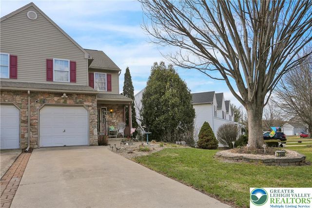 1560 Pinewind Drive, Lower Macungie Twp, PA 18011