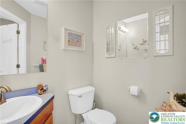 1560 Pinewind Drive, Lower Macungie Twp, PA 18011