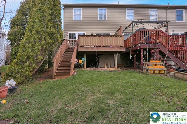 1560 Pinewind Drive, Lower Macungie Twp, PA 18011