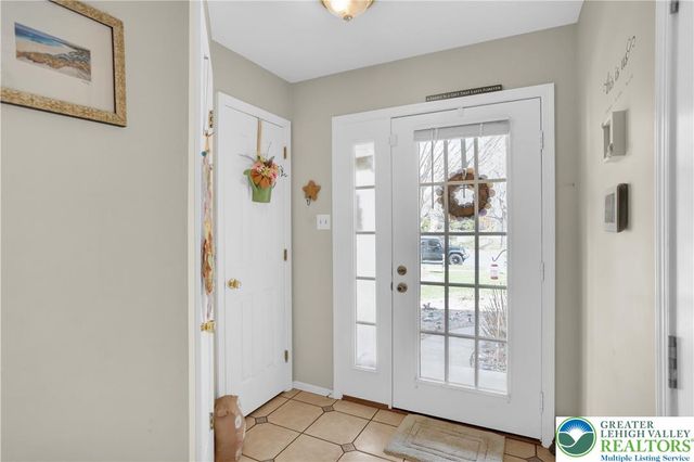 1560 Pinewind Drive, Lower Macungie Twp, PA 18011