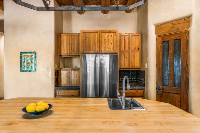 10 Antigua Road, Santa Fe, NM 87508