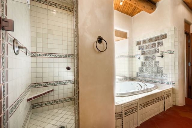 10 Antigua Road, Santa Fe, NM 87508