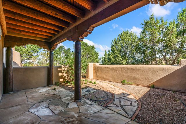 10 Antigua Road, Santa Fe, NM 87508