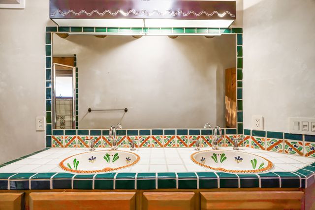 10 Antigua Road, Santa Fe, NM 87508