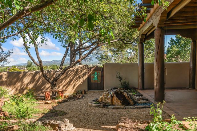 10 Antigua Road, Santa Fe, NM 87508
