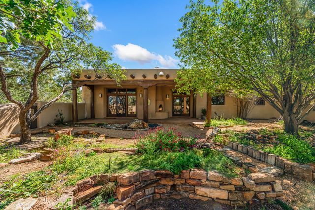 10 Antigua Road, Santa Fe, NM 87508
