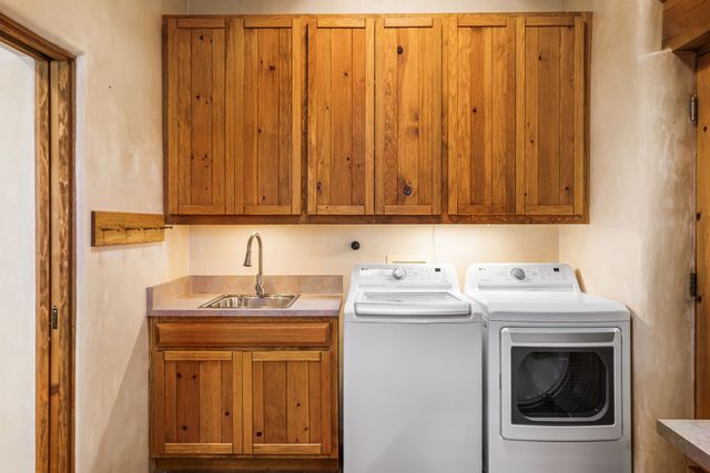 10 Antigua Road, Santa Fe, NM 87508