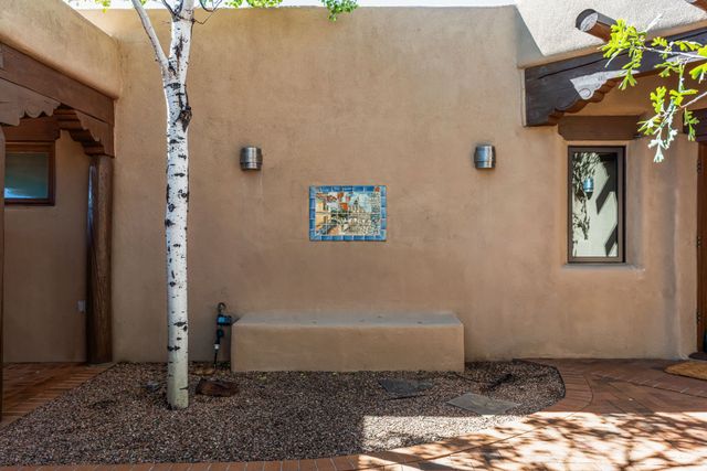 10 Antigua Road, Santa Fe, NM 87508