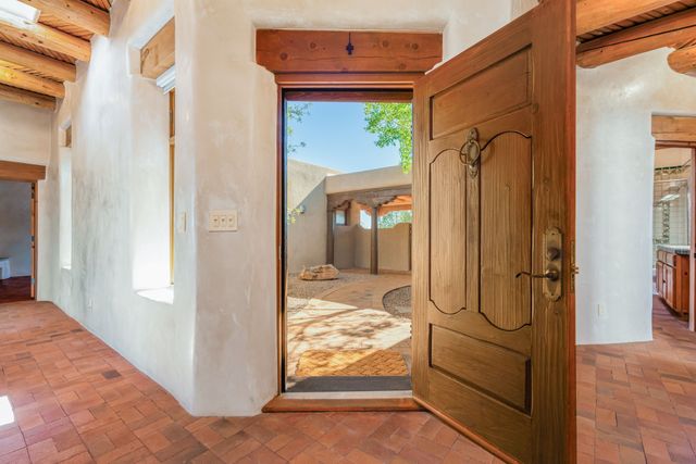 10 Antigua Road, Santa Fe, NM 87508