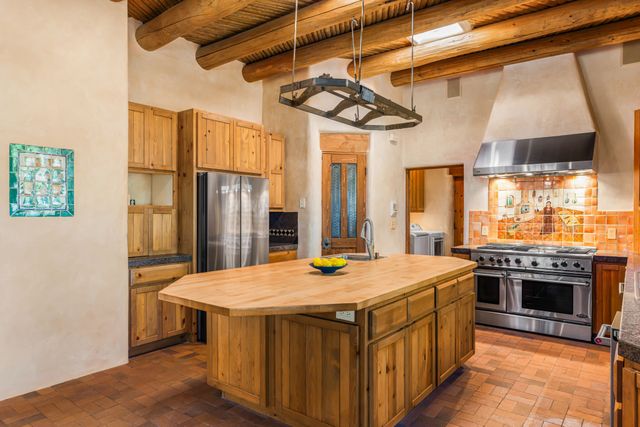 10 Antigua Road, Santa Fe, NM 87508