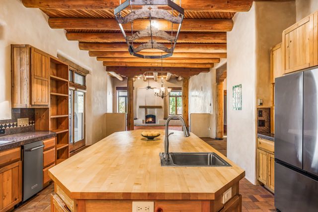 10 Antigua Road, Santa Fe, NM 87508