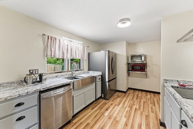 193 Roy St, Springfield, MA 01104