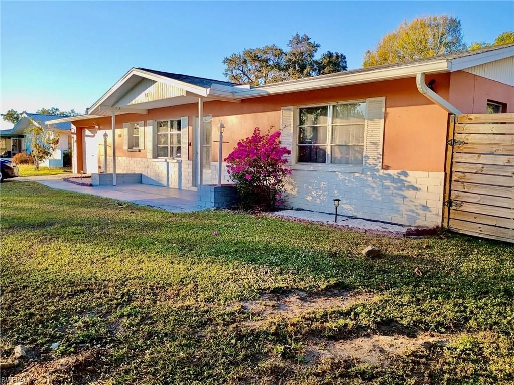 901 Juno DR, LEHIGH ACRES, FL 33936 — photo 3
