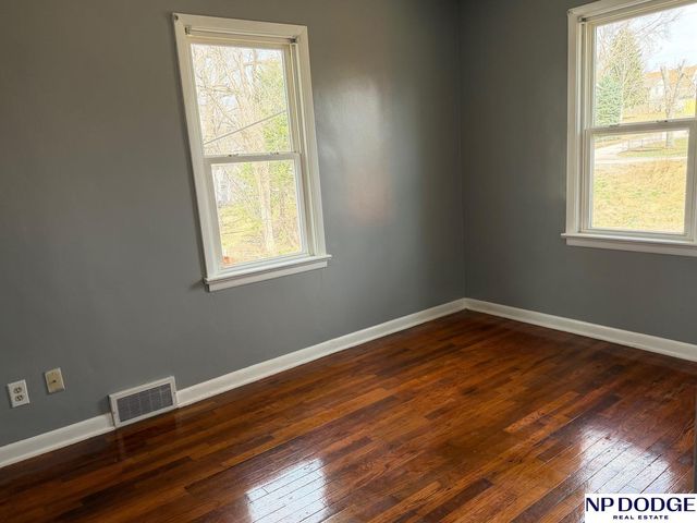 2612 Chandler Road W, Bellevue, NE 68147