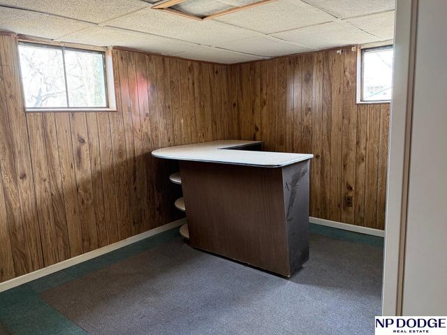 2612 Chandler Road W, Bellevue, NE 68147