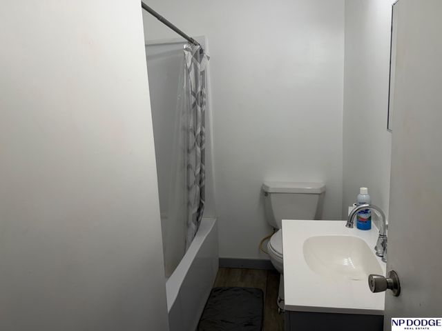 2612 Chandler Road W, Bellevue, NE 68147