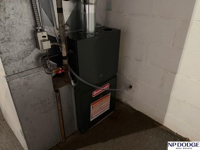 2612 Chandler Road W, Bellevue, NE 68147