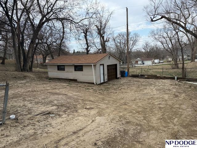 2612 Chandler Road W, Bellevue, NE 68147