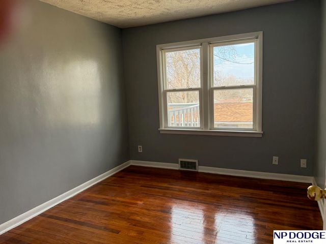 2612 Chandler Road W, Bellevue, NE 68147