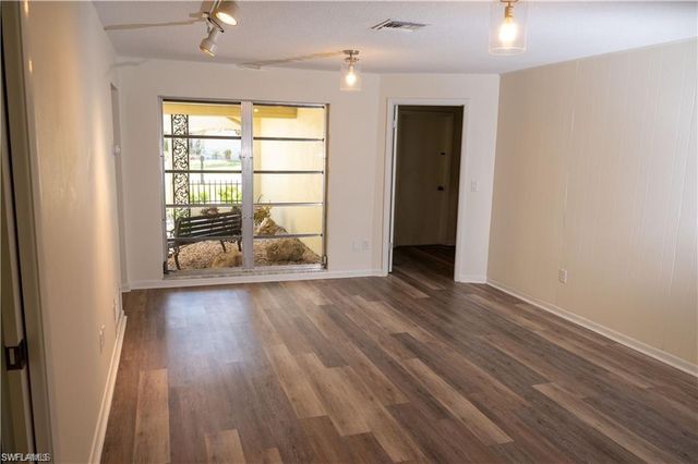 5654 Eichen CIR W, Fort Myers, FL 33919