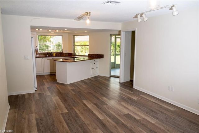 5654 Eichen CIR W, Fort Myers, FL 33919