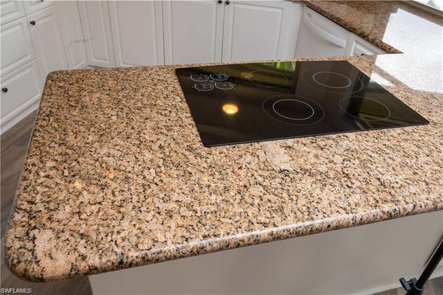 5654 Eichen CIR W, Fort Myers, FL 33919