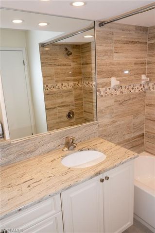 5654 Eichen CIR W, Fort Myers, FL 33919