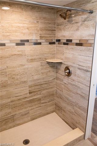 5654 Eichen CIR W, Fort Myers, FL 33919