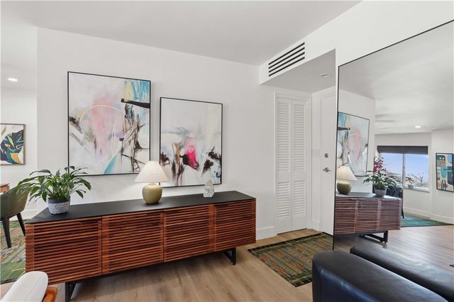 4550 Warwick Boulevard 203, Kansas City, MO 64111